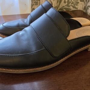 Women's Sperry Leather Mules.